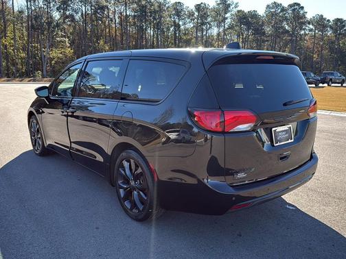 2020 Chrysler Pacifica Touring
