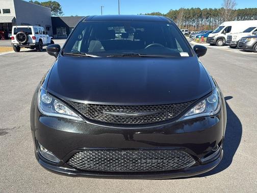 2020 Chrysler Pacifica Touring