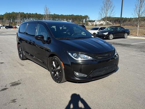 2020 Chrysler Pacifica Touring