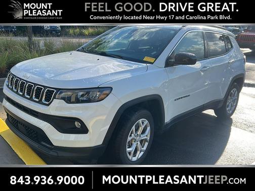 Bright White Clearcoat 2024 Jeep Compass Latitude