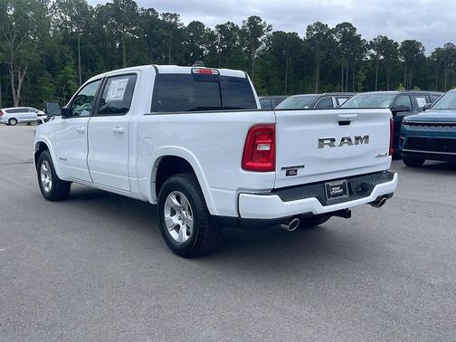 Bright White Clearcoat 2026 RAM 1500 Big Horn/Lone Star
