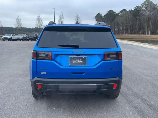 Hydro Blue Pearlcoat 2026 Jeep Cherokee Laredo 4x4