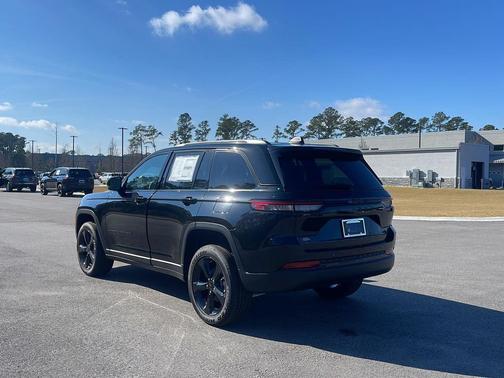2025 Jeep Grand Cherokee Altitude