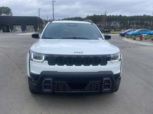Bright White Clearcoat 2026 Jeep Cherokee Laredo 4x4