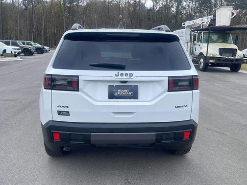 Bright White Clearcoat 2026 Jeep Cherokee Laredo 4x4