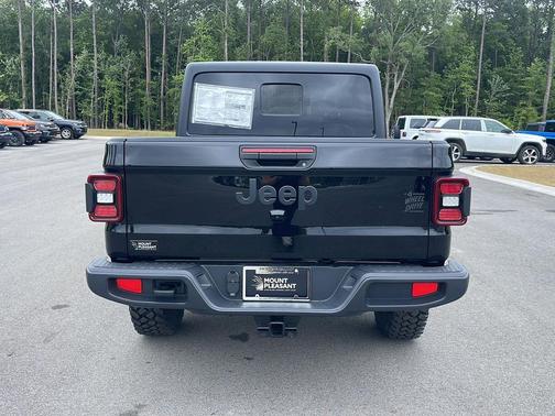 Black Clearcoat 2026 Jeep Gladiator Willys 4x4