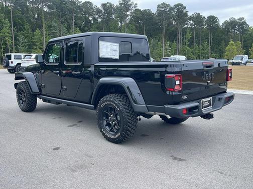 Black Clearcoat 2026 Jeep Gladiator Willys 4x4