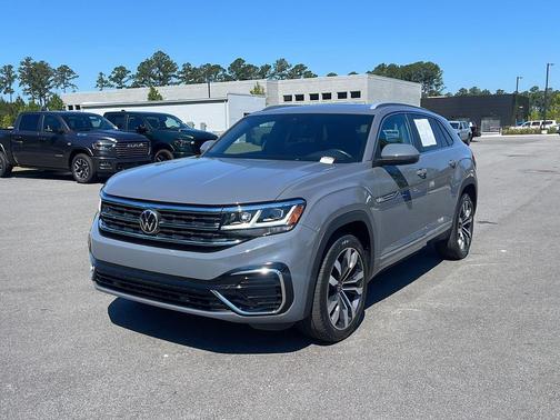 Deep Black Pearl 2020 Volkswagen Atlas Cross Sport 3.6L V6 SEL 4MOTION