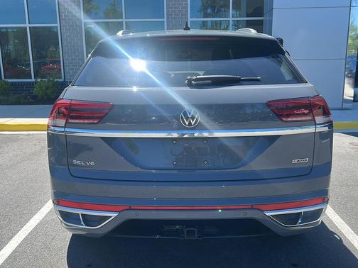 Deep Black Pearl 2020 Volkswagen Atlas Cross Sport 3.6L V6 SEL 4MOTION