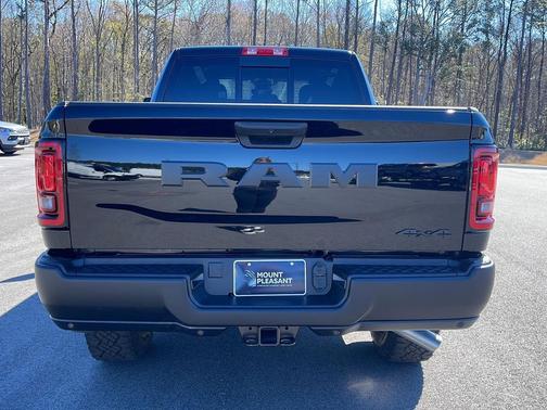 2026 RAM 2500 Tradesman Crew Cab 4x4 6'4' Box