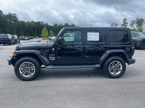 Black Clearcoat 2021 Jeep Wrangler Unlimited Sahara