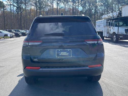 2026 Jeep Grand Cherokee Altitude