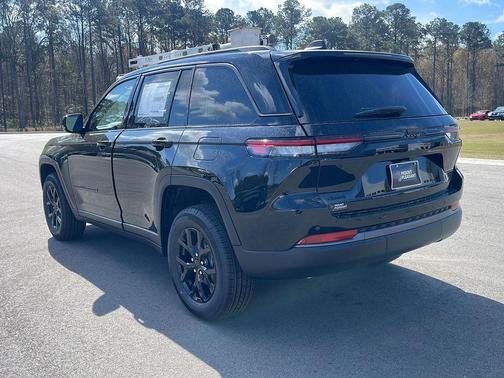 2026 Jeep Grand Cherokee Altitude