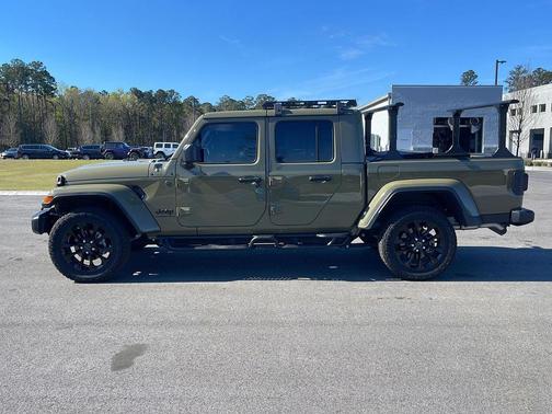 2025 Jeep Gladiator Nighthawk