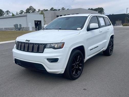 Bright White Clearcoat 2017 Jeep Grand Cherokee Altitude
