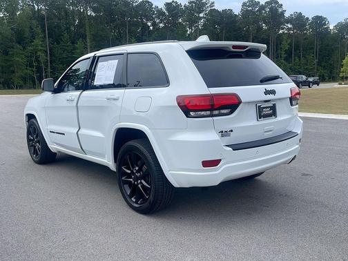 Bright White Clearcoat 2017 Jeep Grand Cherokee Altitude