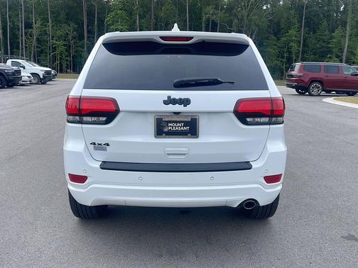 Bright White Clearcoat 2017 Jeep Grand Cherokee Altitude