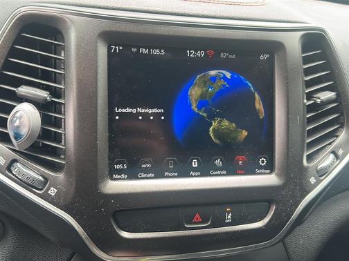 Bright White Clearcoat 2022 Jeep Cherokee Trailhawk