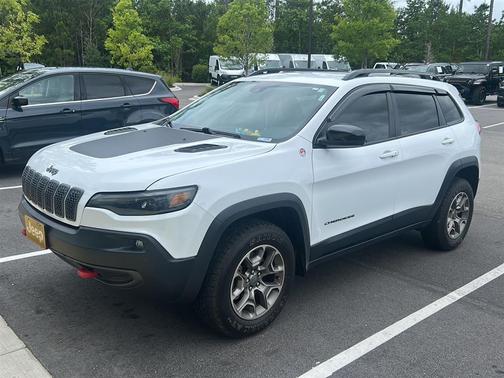 Bright White Clearcoat 2022 Jeep Cherokee Trailhawk