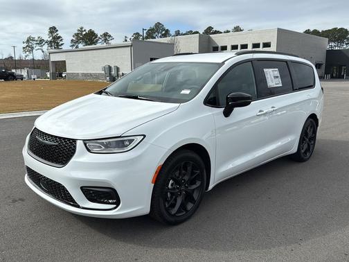2026 Chrysler Pacifica L