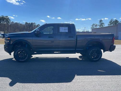 2026 RAM 2500 Tradesman Crew Cab 4x4 6'4' Box