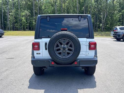 Bright White Clearcoat 2025 Jeep Wrangler Sport S