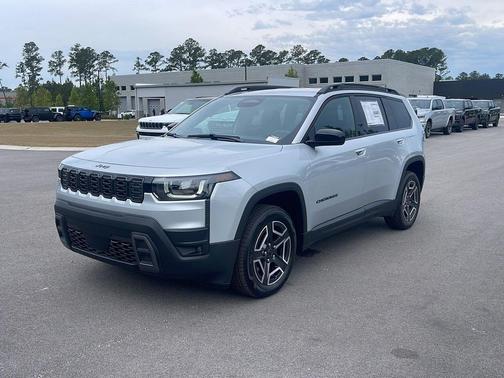 Silver Zynith Clearcoat 2026 Jeep Cherokee Laredo 4x4