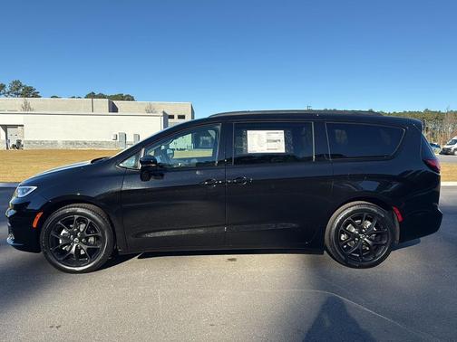 2026 Chrysler Pacifica L