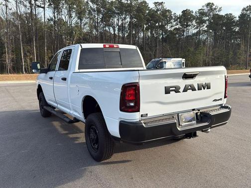 2026 RAM 2500 Tradesman Crew Cab 4x4 6'4' Box