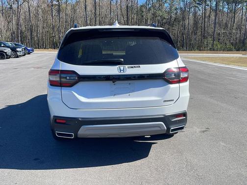 2025 Honda Pilot Touring 8-Passenger