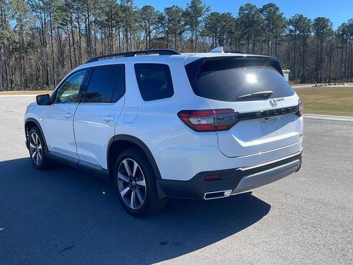 2025 Honda Pilot Touring 8-Passenger