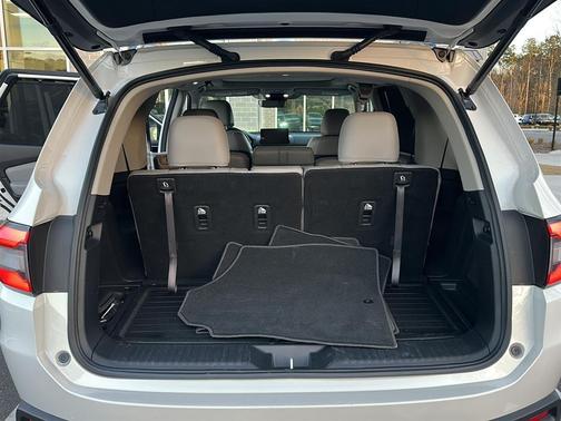 2025 Honda Pilot Touring 8-Passenger