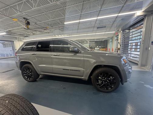 2020 Jeep Grand Cherokee Altitude