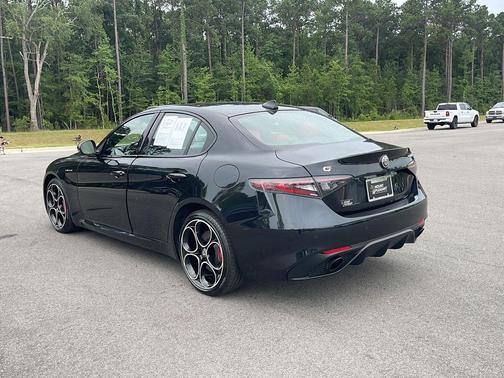 Vulcano Black Metallic 2024 Alfa Romeo Giulia Veloce AWD