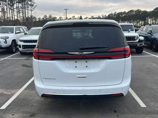 2025 Chrysler Pacifica L