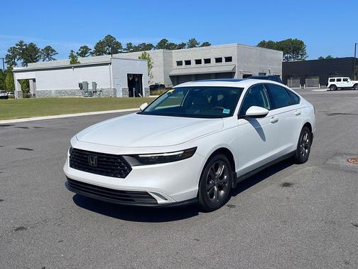 Platinum White Pearl 2023 Honda Accord EX