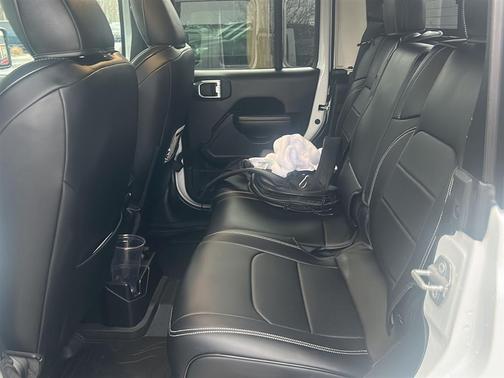 2021 Jeep Gladiator Willys 4x4