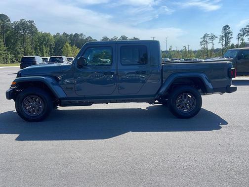 Anvil Clearcoat 2026 Jeep Gladiator Sport S