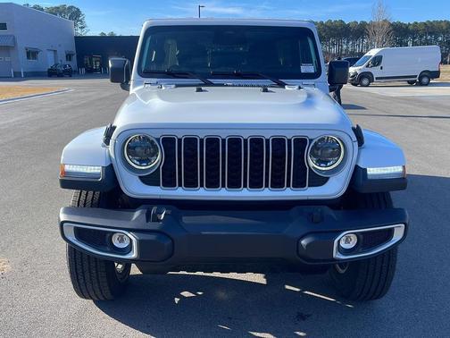 2026 Jeep Wrangler 4-Door Sahara 4x4