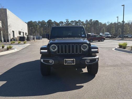 2024 Jeep Wrangler 4-Door Sahara 4x4