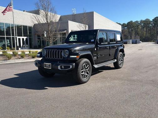 2024 Jeep Wrangler 4-Door Sahara 4x4