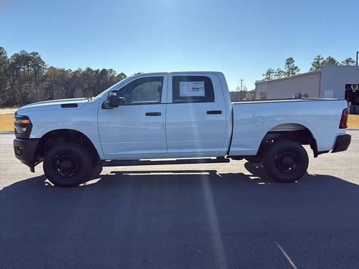 2026 RAM 2500 Tradesman Crew Cab 4x4 6'4' Box