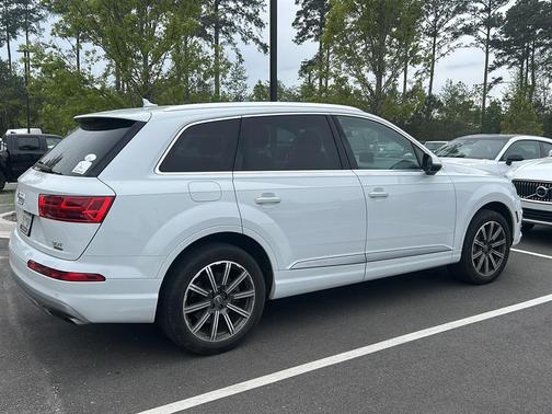 Glacier White Metallic 2017 Audi Q7 3.0T Premium