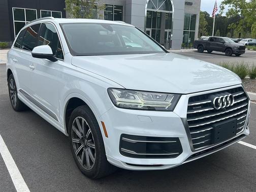 Glacier White Metallic 2017 Audi Q7 3.0T Premium