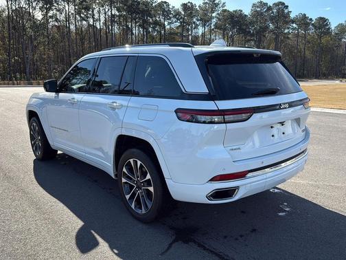 2022 Jeep Grand Cherokee Overland