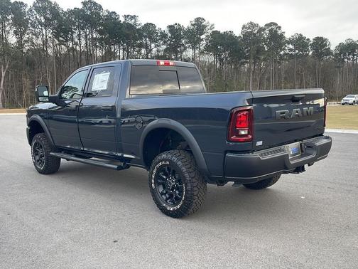 2026 RAM 2500 Tradesman Crew Cab 4x4 6'4' Box