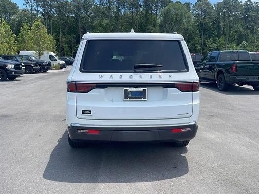 Bright White Clearcoat 2022 Jeep Wagoneer Series II 4x4