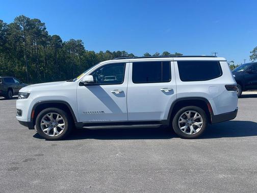 Bright White Clearcoat 2022 Jeep Wagoneer Series II 4x4