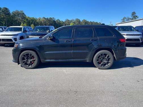 Diamond Black Crystal Pearlcoat 2017 Jeep Grand Cherokee SRT