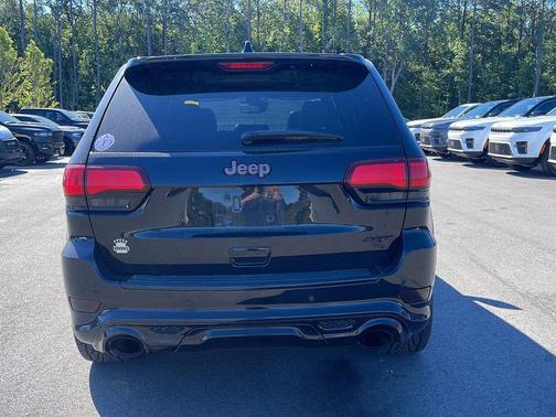 Diamond Black Crystal Pearlcoat 2017 Jeep Grand Cherokee SRT